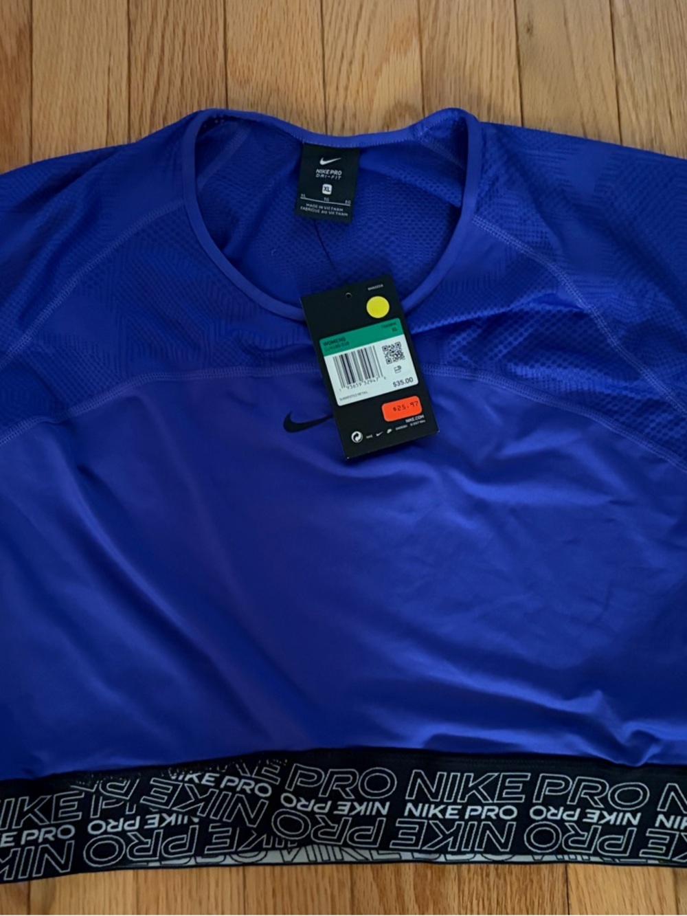 Nike womens Pro Short Sleeve crop top